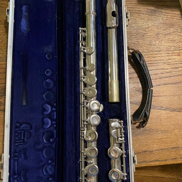 SOLD -- Flute- metal instrument--Armstrong brand - Picture 2 of 9